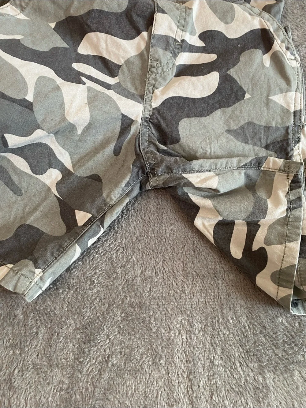 OshKosh B'gosh Toddler Gray Camo Short Overalls 5T Military Outdoor 90s Gorpcore